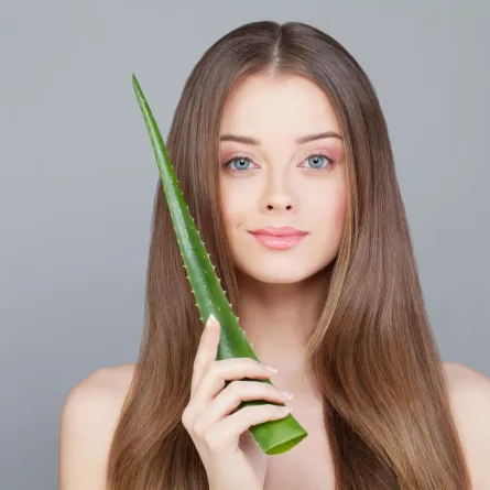 قولي وداعاً لقشرة الشعر في الصيف مع ماسكات الألوفيرا الطبيعية