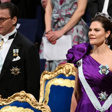 الأمير دانييل وولي العهد الأميرة فيكتوريا في قاعة الحفلات الموسيقية في ستوكهولم (Prince Daniel and Crown Princess Victoria at the Concert Hall in Stockholm). مصدر الصورة: Jonathan NACKSTRAND / AFP