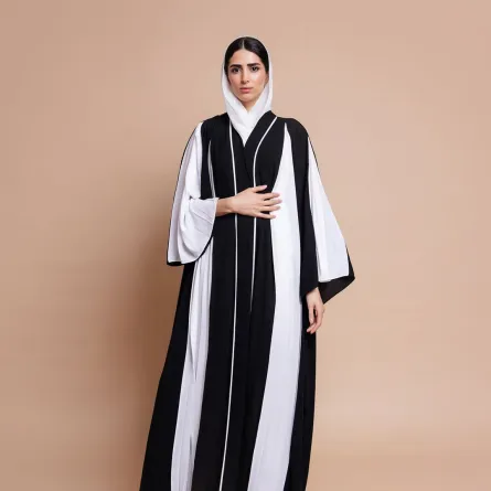 عباية من تاء مربُوطة - الصورة من حساب الماركة على إنستغرام