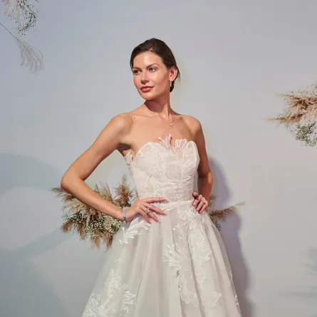 فستان زفاف من بادجلي ميشكا Badgley Mischka - الصورة من Launchmetrics/Spotlight