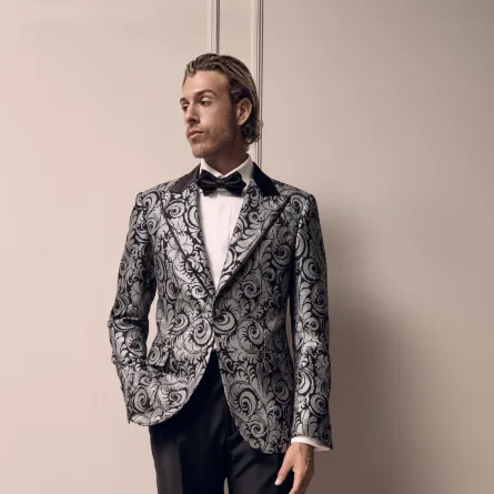 بدلة رجالية من نمر سعادة- الصور من العلاقات العامة للدار