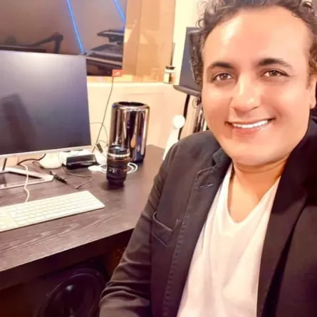 محمد رحيم - الصورة من صفحته الرسمية على فيس بوك