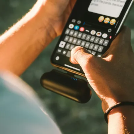 8 أيقونات إيموجي جديدة في هواتف آيفون – الصورة من pexels by karlsolano