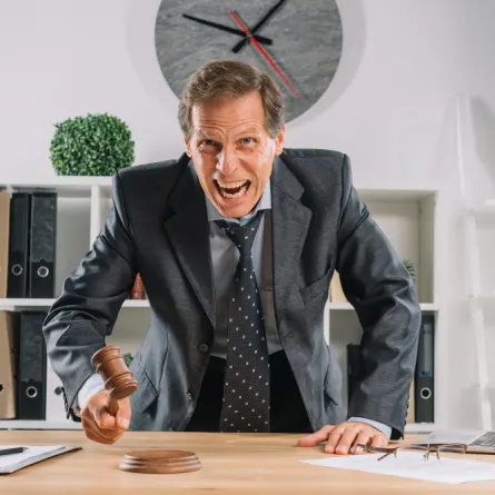 المدير المغرور يصعب توجيه أي انتقاد لتصرفاته- المصدر freepik