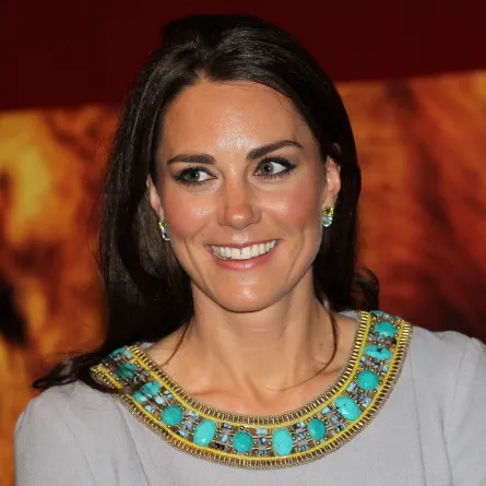 كيت ميدلتون kate middleton بأقراط فاخرة من الزبرجد (مصدر الصورة: Chris Jackson - WPA Pool /Getty Images)