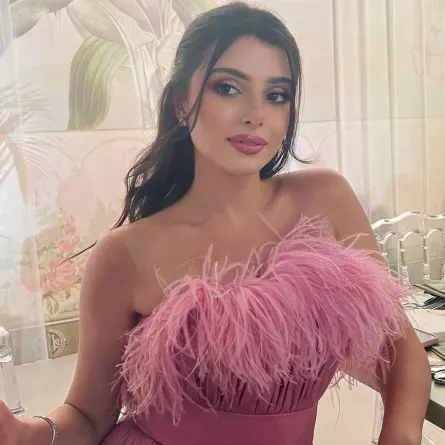 تسريحات ويفي نصف رفعة من النجمات