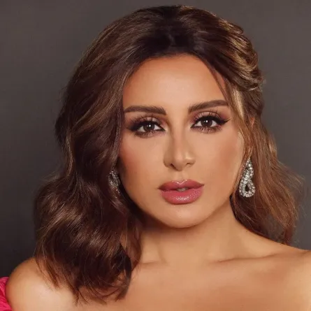 مكياج وردي للمناسبات من وحي النجمات