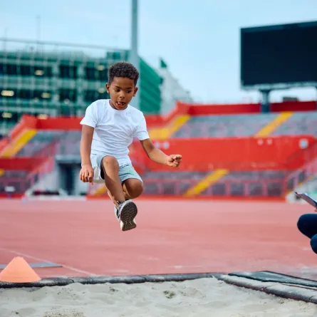 تدريب الطفل على رياضة القفز