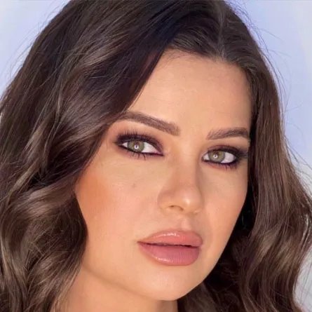 اطلالات جمالية من يسرا اللوزي لمناسبة ميلادها