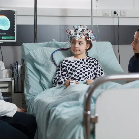 صورة لطفلة في المستشفى