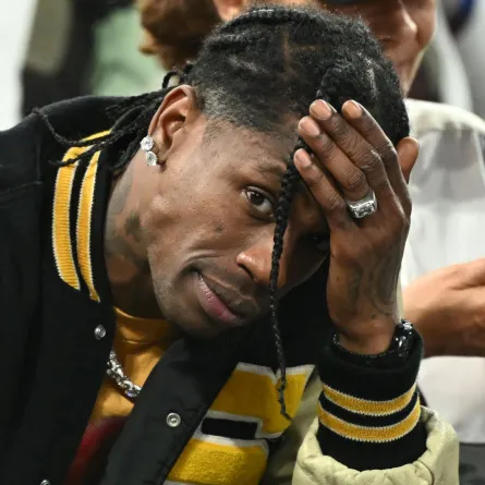 ترافيس سكوت في بيرسي أرينا في باريس (Travis Scott at The Bercy Arena in Paris). مصدر الصورة: Aris MESSINIS / AFP