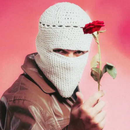 بين الغموض وروح النوستالجيا حقق TUL8TE نجاحاً استثنائياً