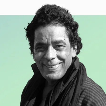 محمد منير - الصورة من صفحته الرسمية على الفيس بوك