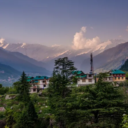 إحدى القرى في مانالي