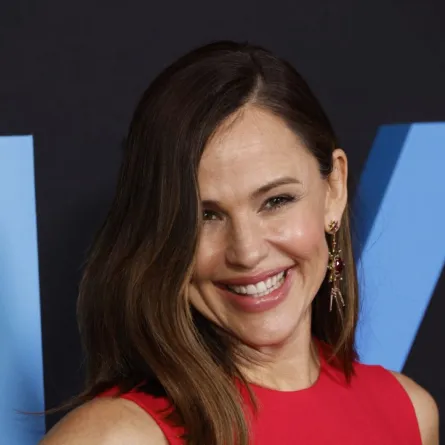 جينيفر غارنر في AMC The Grove 14 في لوس أنجلوس، كاليفورنيا (Jennifer Garner at AMC The Grove 14 in Los Angeles, California). مصدر الصورة: Frazer Harrison/Getty Images/AFP