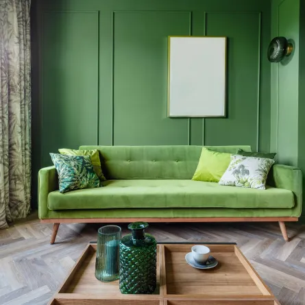 غرفة معيشة مؤثثة