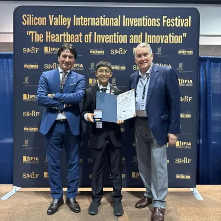 مركز ربع قرن يحصد الجائزة الذهبية