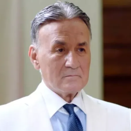 عزت أبوعوف- الصورة من صفحته على "فيسبوك"