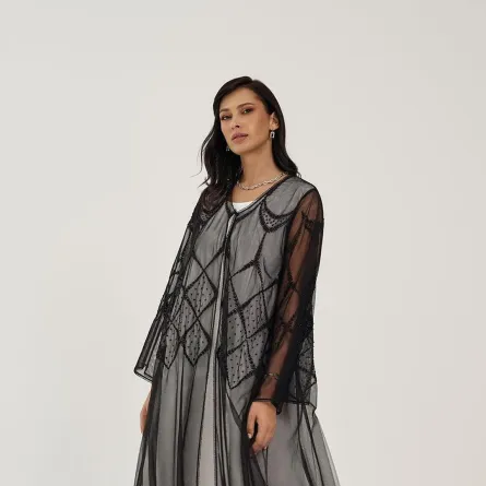 عباية شفافة من لوزان Louzan -الصورة من حساب الماركة على إنستغرام