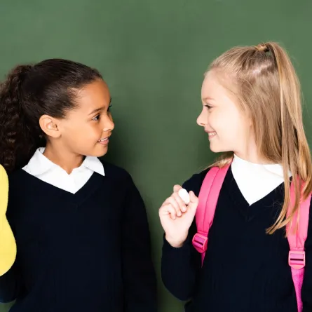 صورة لفتيات المدارس