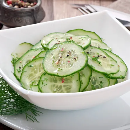 رجيم الخيار يُساهم في خسارة الوزن بشكل غير صحي Image by timolina on Freepik