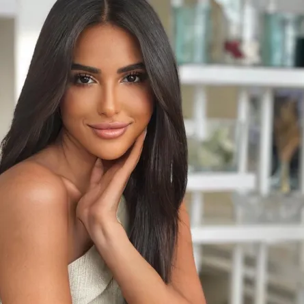 الفنانة آية سماحة