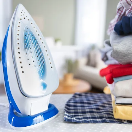 مكواة كهربائية