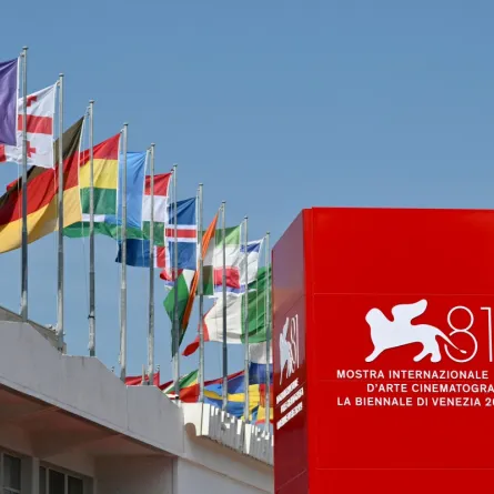 الاستعدادات النهائية لحفل الافتتاح – الصورة من Alberto PIZZOLI / AFP