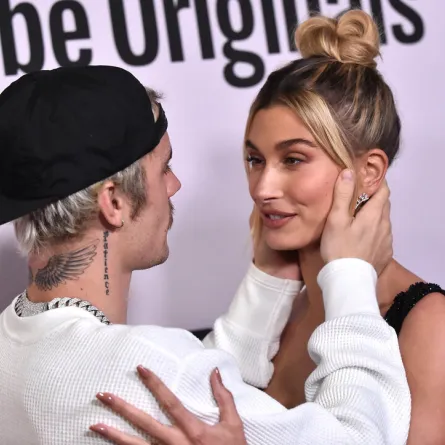 جاستن وهايلي بيبر Justin Bieber and Hailey Bieber في عرض