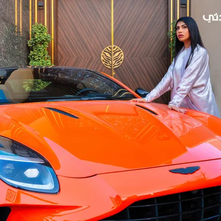 الفارسة آمنة بني هاشم في جولة ممتعة لقيادة أستون مارتن Vantage