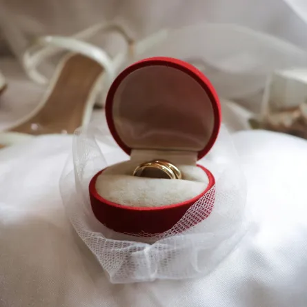 التجارة السعودية تستعرض 10 حقوق لك عند شراء الذهب - الصورة تعبيرية من pexels by harveyvillarino