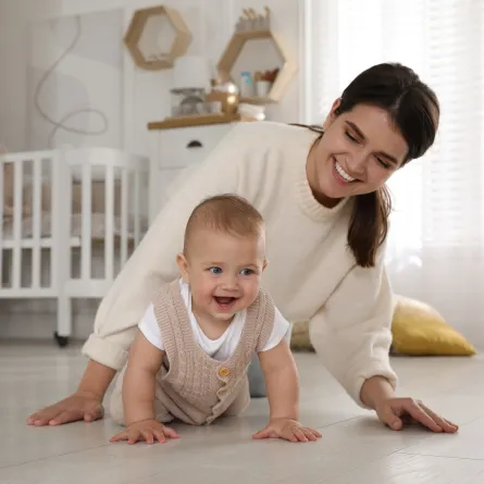 تأخر حبو الطفل