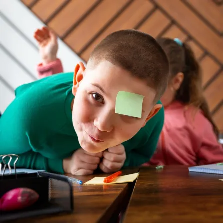 تعليم الطفل المصاب بفرط الحركة