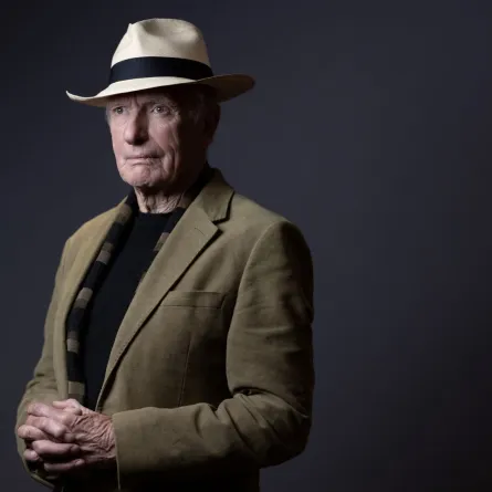 بيتر وير في باريس (Peter Weir in Paris). مصدر الصورة: JOEL SAGET / AFP