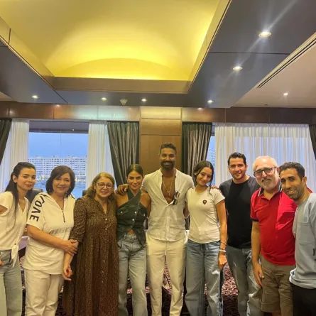 أبطال مسلسل 220 -الصورة من المركز الإعلامي للشركة المنتجة