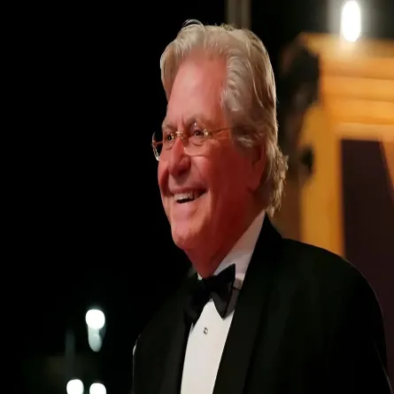 حسين فهمي - الصورة من المكتب الإعلامي