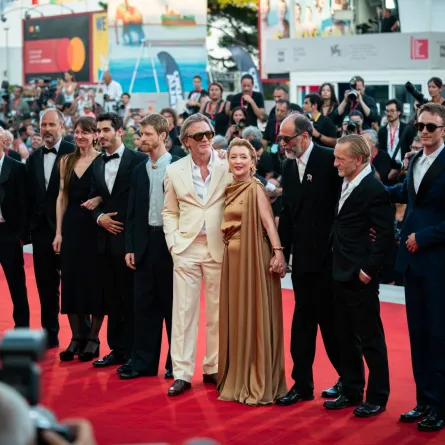 فريق عمل فيلم دانيال كريغ الجديد- تصوير يوسف بوهوش خاص لـ«سيدتي»