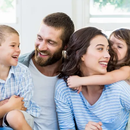 صورة لأسرة سعيدة