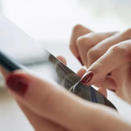 كيف تحذفين البيانات من هاتفك الجوال بصورة نهائية؟ - الصورة من Freepik