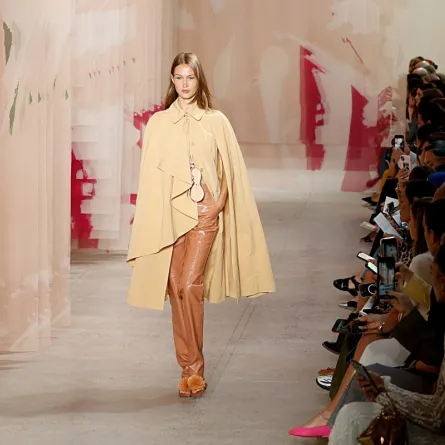 عرض أولا جونسون Ulla Johnson لصيف 2025 (مصدر الصورة   (Dominik Bindl / Getty Images via AFP)