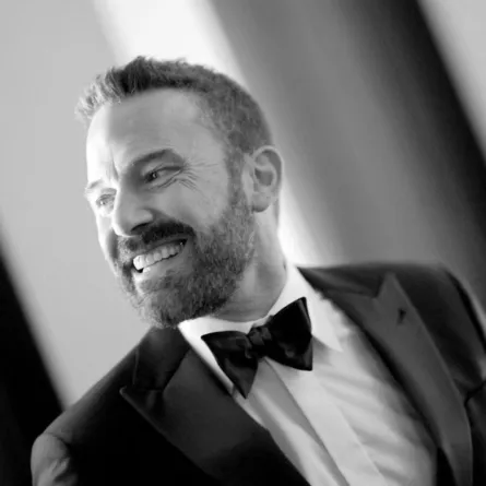 بن أفليك يحضر حفل توزيع جوائز جولدن جلوب السنوي الـ81 في بيفرلي هيلز، كاليفورنيا (Ben Affleck attends the 81st Annual Golden Globe Awards in Beverly Hills, California). مصدر الصورة: Matt Winkelmeyer/Getty Images/AFP