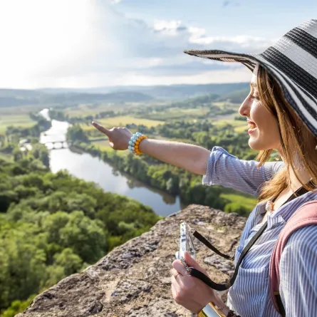 سائحة في فرنسا