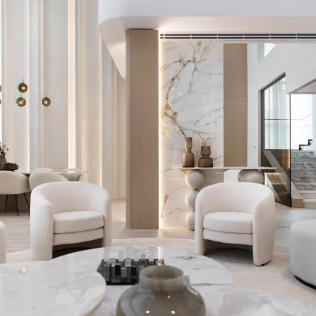 منطقة الجلوس في فيلا مجددة في دبي