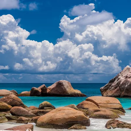 شاطئ خلاب في براسلين