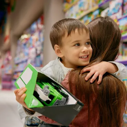 صورة أم وابنها