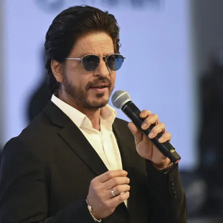 شاروخان Shahrukh Khan في معرض خاص بشركة Hyundai (مصدر الصورة: SHARMA / AFP)