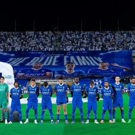 جمهور الهلال يرحب باللاعبين الجدد