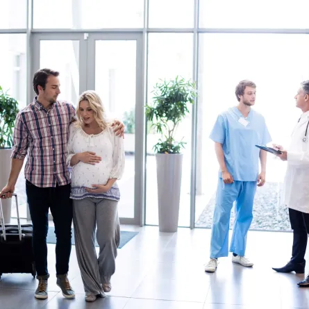 صورة حامل في المستشفى