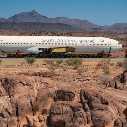 وصول طائرات موسم الرياض إلى العاصمة واستقبالها بالموروث الشعبي