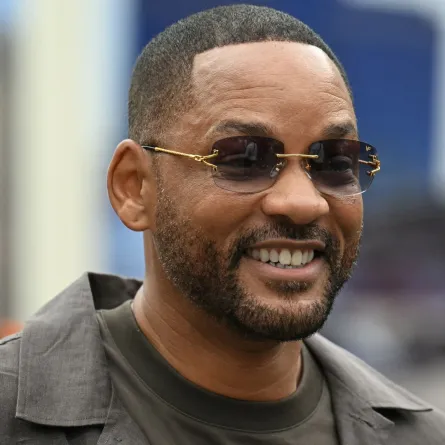 ويل سميث في حلبة مدينة باكو في باكو(Will Smith at the Baku City Circuit in Baku). مصدر الصورة: Natalia KOLESNIKOVA / AFP